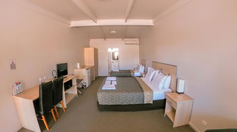 Highway One Motel - Accommodation Gladstone 3