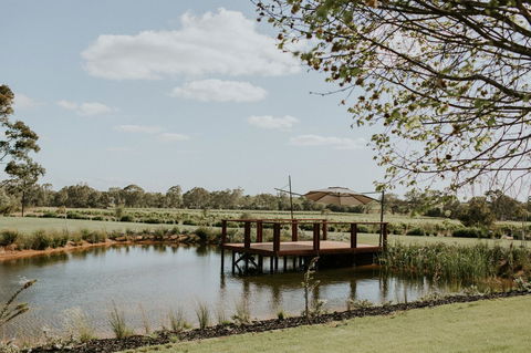 Pirathon Country Estate - Accommodation Gladstone 1