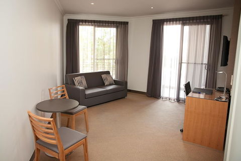 Mawson Lakes Hotel - Accommodation Gladstone 38