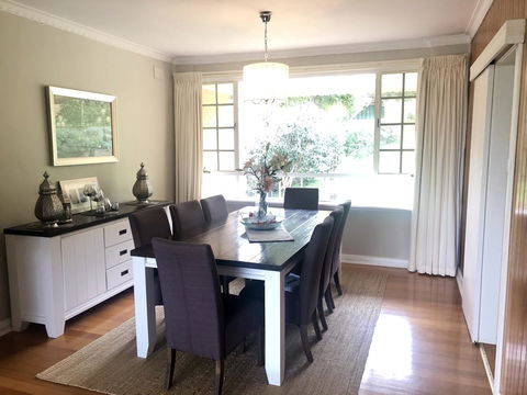 Stunning House With Beautiful Entertainment Area!! - Accommodation Gladstone 6
