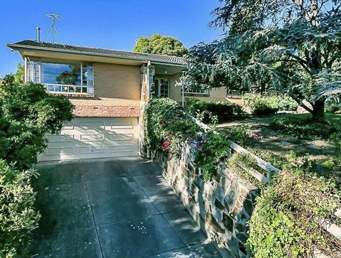 Stunning House With Beautiful Entertainment Area!! - Accommodation Gladstone 18