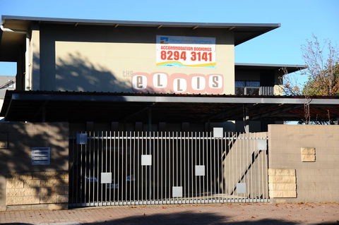 Glenelg Holiday Apartments-Ellis - Accommodation Gladstone 1