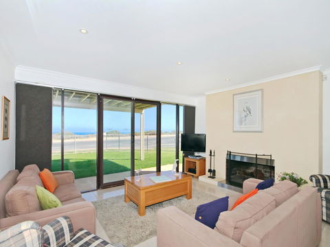Pearl By The Sea - Accommodation Gladstone 4