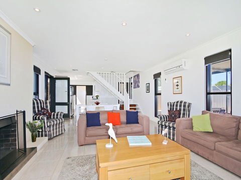 Pearl By The Sea - Accommodation Gladstone 5