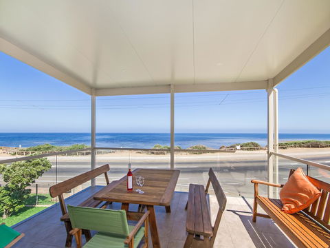 Pearl By The Sea - Accommodation Gladstone 0