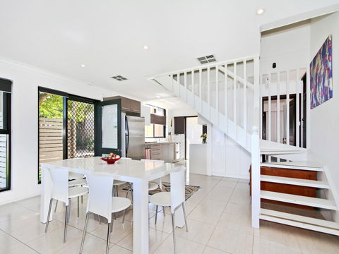 Pearl By The Sea - Accommodation Gladstone 2