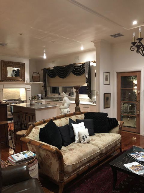 The Winemakers - Accommodation Gladstone 10