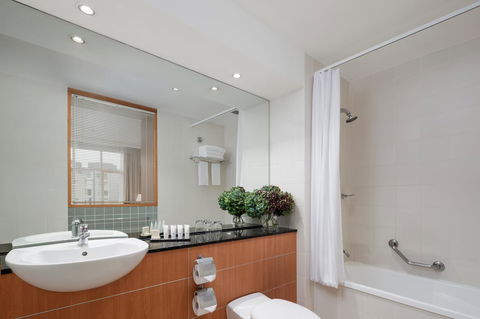 Rydges Newcastle - Accommodation Gladstone 14