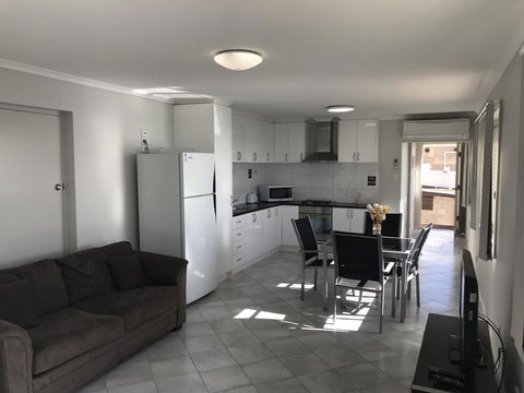 Beachside & Jetty View Apartment 6 - Captain\'s Apt - Accommodation Gladstone 17