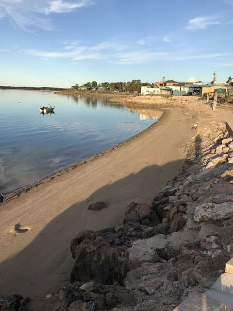 Beachside & Jetty View Apartment 6 - Captain\'s Apt - Accommodation Gladstone 30