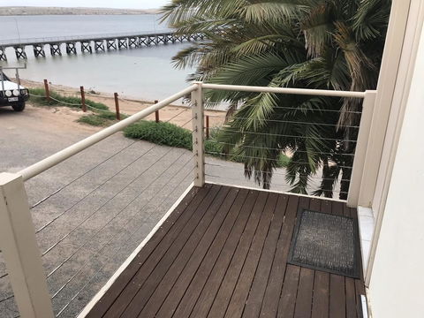 Beachside & Jetty View Apartment 6 - Captain\'s Apt - Accommodation Gladstone 10