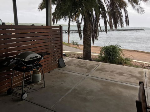 Beachside & Jetty View Apartment 6 - Captain\'s Apt - Accommodation Gladstone 26