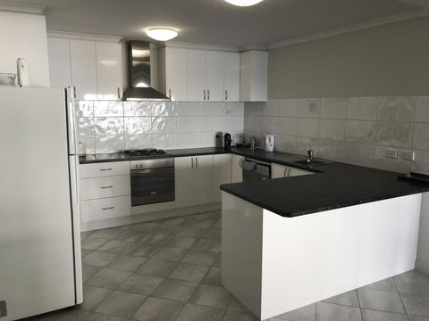 Beachside & Jetty View Apartment 6 - Captain\'s Apt - Accommodation Gladstone 33