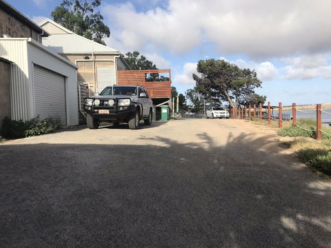 Beachside & Jetty View Apartment 6 - Captain\'s Apt - Accommodation Gladstone 8