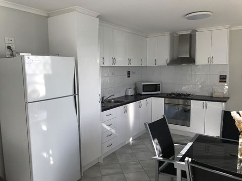 Beachside & Jetty View Apartment 6 - Captain\'s Apt - Accommodation Gladstone 19