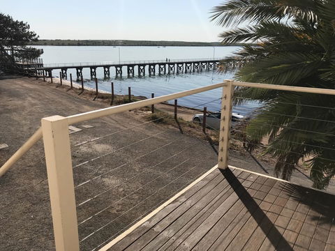 Beachside & Jetty View Apartment 6 - Captain\'s Apt - Accommodation Gladstone 13