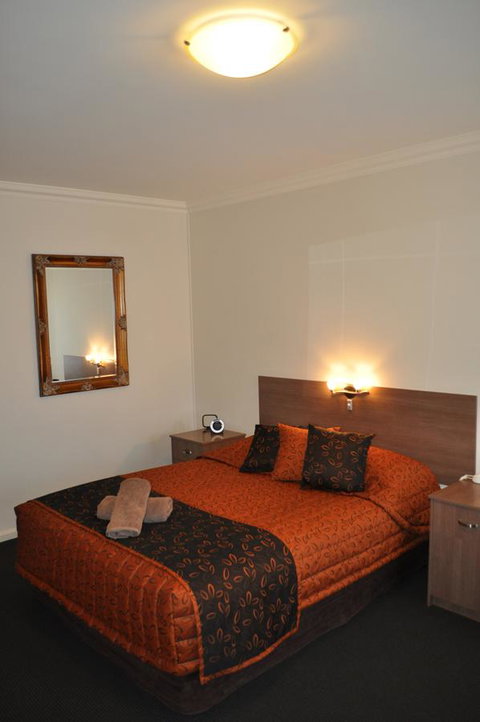 Augusta Courtyard Motel - Accommodation Gladstone 2
