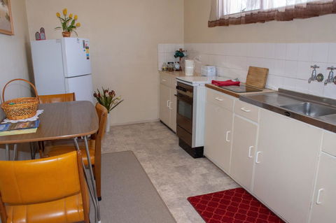 Kimba Units - Accommodation Gladstone 7