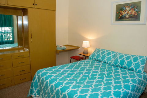 Kimba Units - Accommodation Gladstone 0