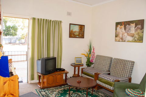 Kimba Units - Accommodation Gladstone 16