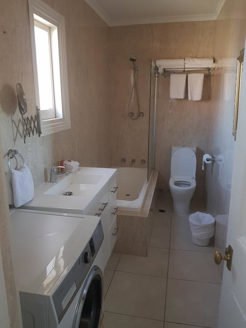 Hammond Apartments - Accommodation Gladstone 10