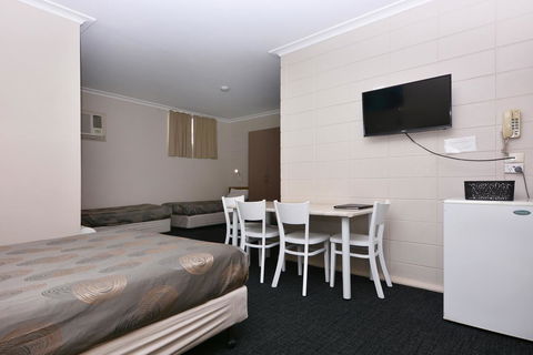 Motel Poinsettia - Accommodation Gladstone 24