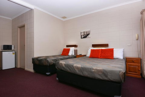 Motel Poinsettia - Accommodation Gladstone 4