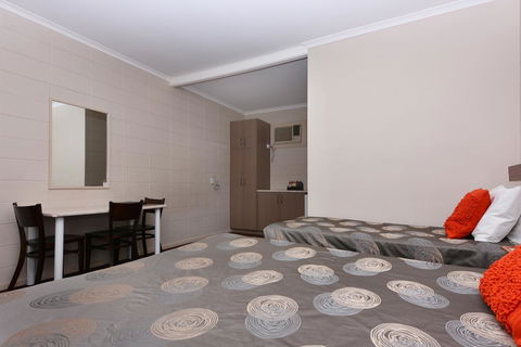 Motel Poinsettia - Accommodation Gladstone 18