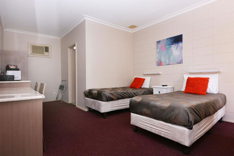 Motel Poinsettia - Accommodation Gladstone 5