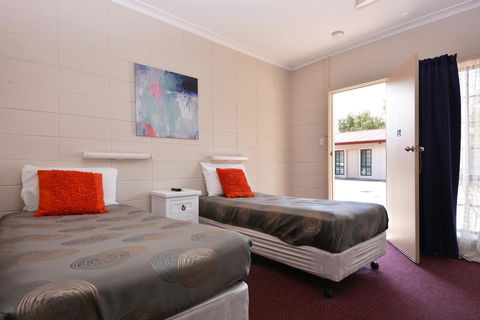 Motel Poinsettia - Accommodation Gladstone 30