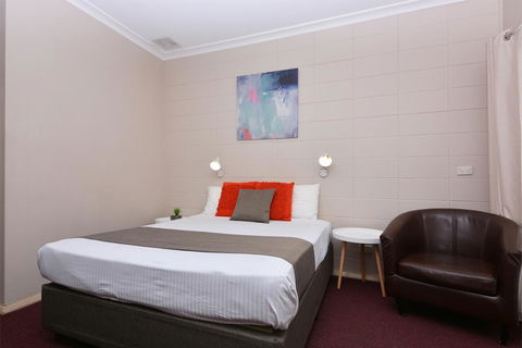Motel Poinsettia - Accommodation Gladstone 0