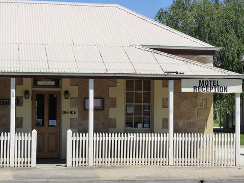 Coonawarra Motor Lodge - Accommodation Gladstone 5