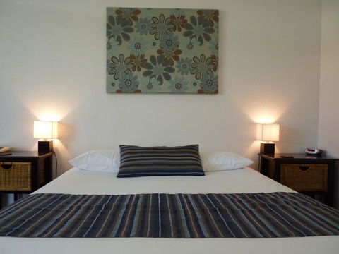 Coonawarra Motor Lodge - Accommodation Gladstone 2