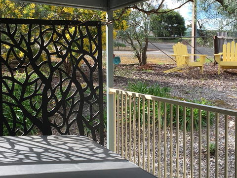 One Tree Bed And Breakfast - Accommodation Gladstone 5