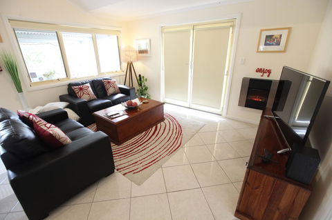 One Tree Bed And Breakfast - Accommodation Gladstone 11