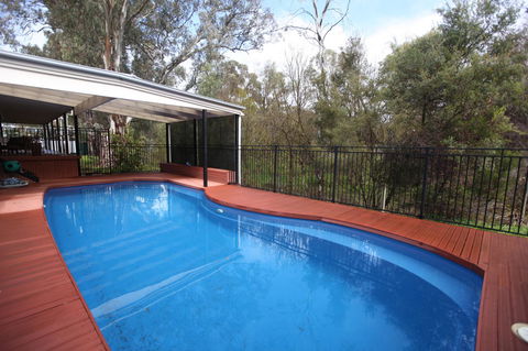 One Tree Bed And Breakfast - Accommodation Gladstone 15
