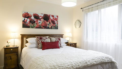 One Tree Bed And Breakfast - Accommodation Gladstone 2