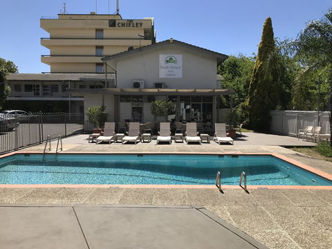 HotelMOTEL Adelaide - Accommodation Gladstone 0