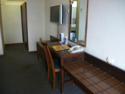 HotelMOTEL Adelaide - Accommodation Gladstone 9