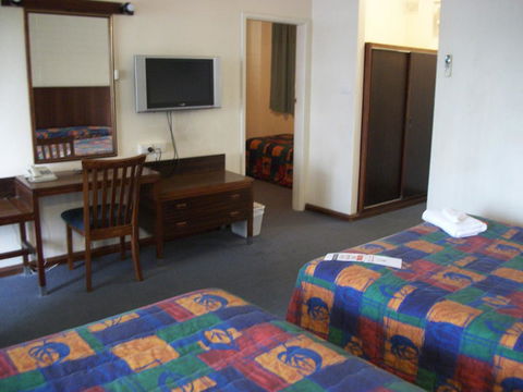 HotelMOTEL Adelaide - Accommodation Gladstone 6