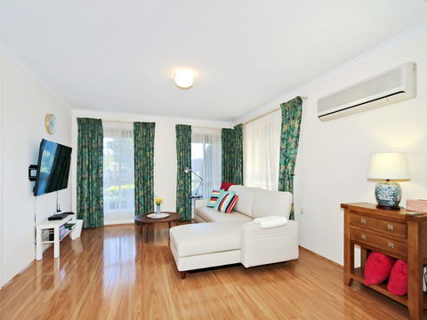 Moana Magic - C21 SouthCoast Holidays - Accommodation Gladstone 5