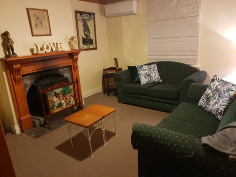 Donnybrook Cottages - Donnybrook - Accommodation Gladstone 7