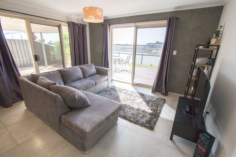 Waterfront On Jefferson, At Wellington Marina, SA - Accommodation Gladstone 6