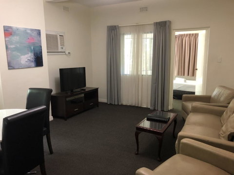 Greenways Apartments - Accommodation Gladstone 16