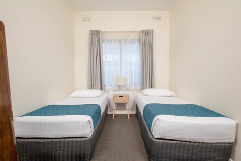 Greenways Apartments - Accommodation Gladstone 2