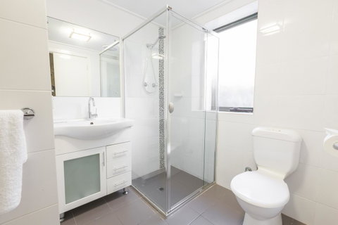 Greenways Apartments - Accommodation Gladstone 5