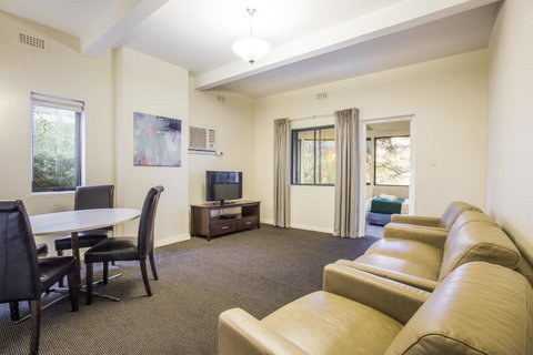 Greenways Apartments - Accommodation Gladstone 7