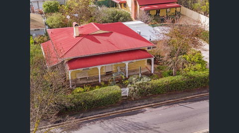 Treasured Memories Cottage - Accommodation Gladstone 12