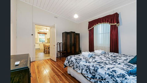 Treasured Memories Cottage - Accommodation Gladstone 11