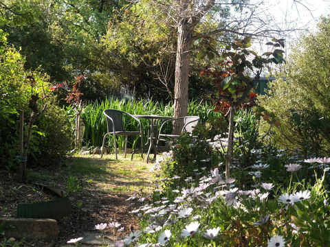 Treasured Memories Cottage - Accommodation Gladstone 23